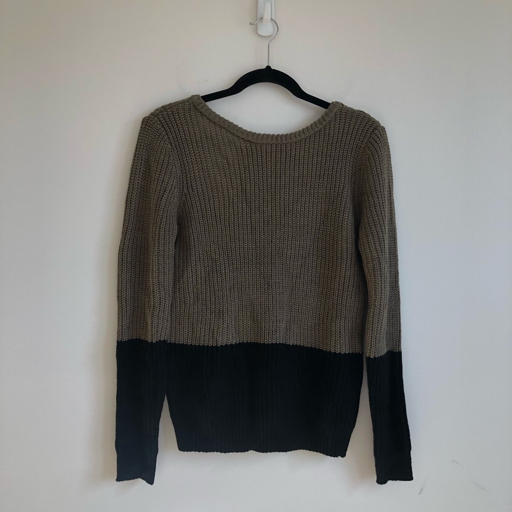 TOBI V Back Sweater